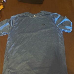Men’s under armor shirt